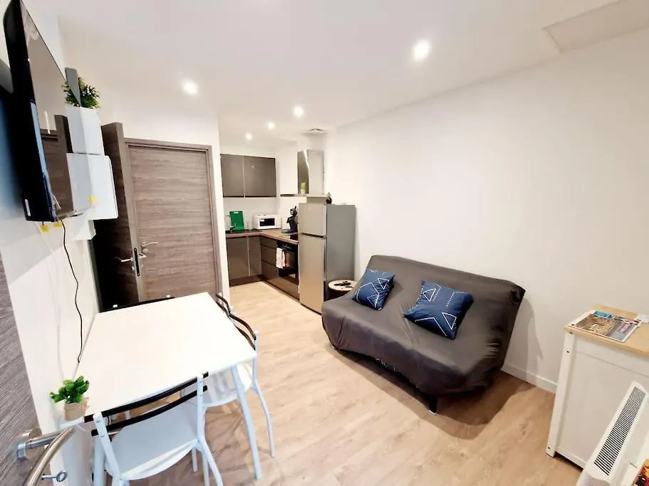 Appartement Moderne Neuf F2 Centre Ville Valence  0*, Valence (Drome)